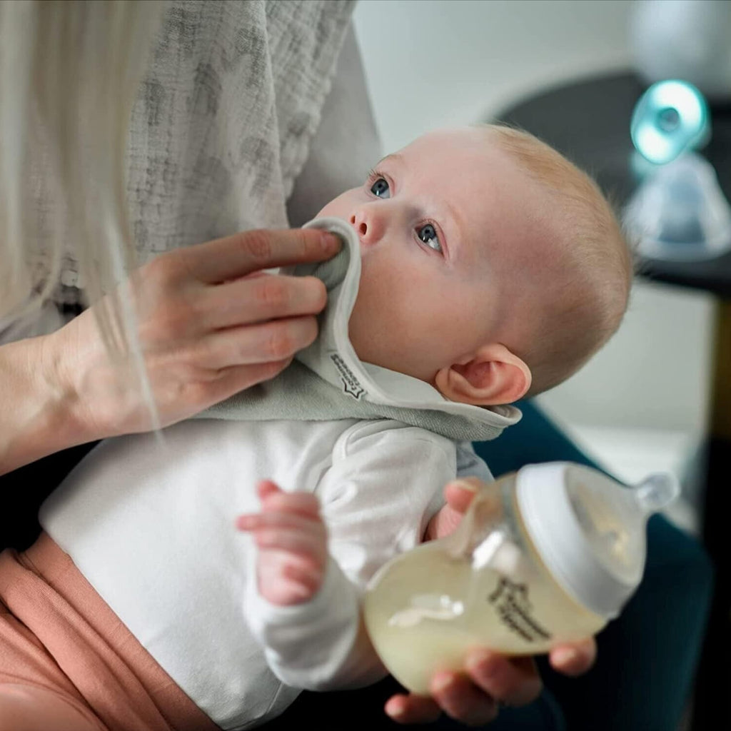 Tommee Tippee ComfeeFit Milk Feeding Bibs 0m+ Reversible x2, product image 9
